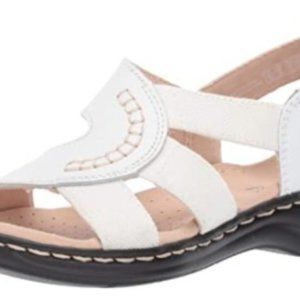 Clarks Women's Leisa Joy Flat Sandals